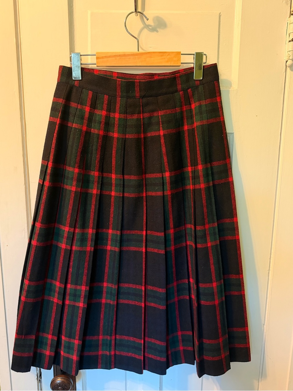Cumer House Black Tartan Pleated Wrap kilt Skirt with Red & Green Plaid - Picture 4 of 5